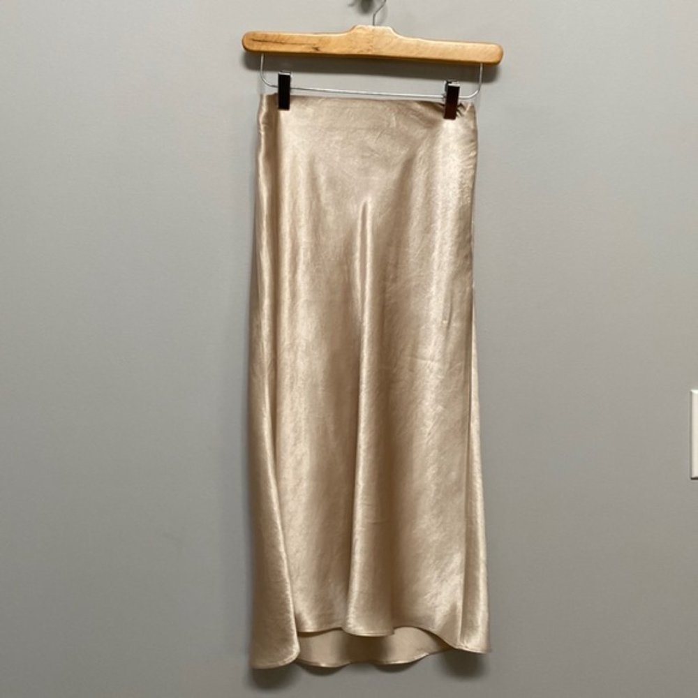 ❗️SOLD❗️Babaton Satin Slip Midi Skirt Size 2 - Picture 4 of 8